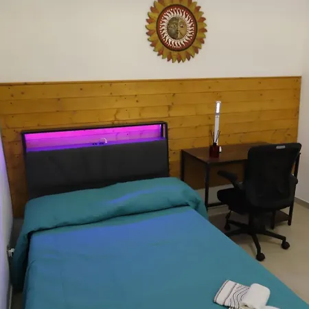 Mi Casa Es Tu Casa קטאניה